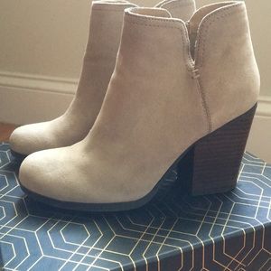 🍁 Kenneth Cole Reaction Booties - Cream - 8